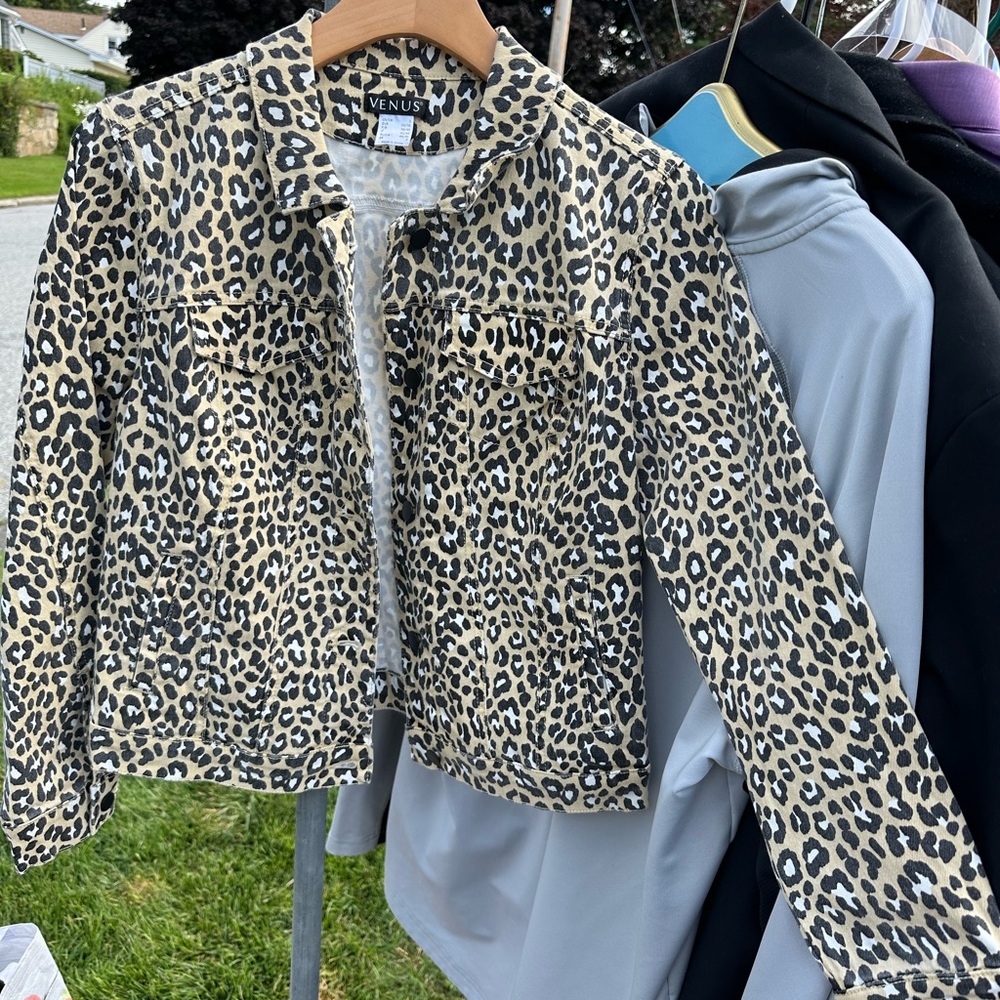 Women’s cheetah print jean jacket